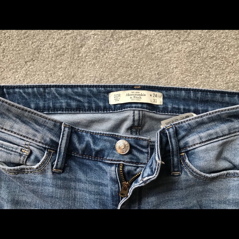 Ripped Medium Wash Super Skinny Jeans